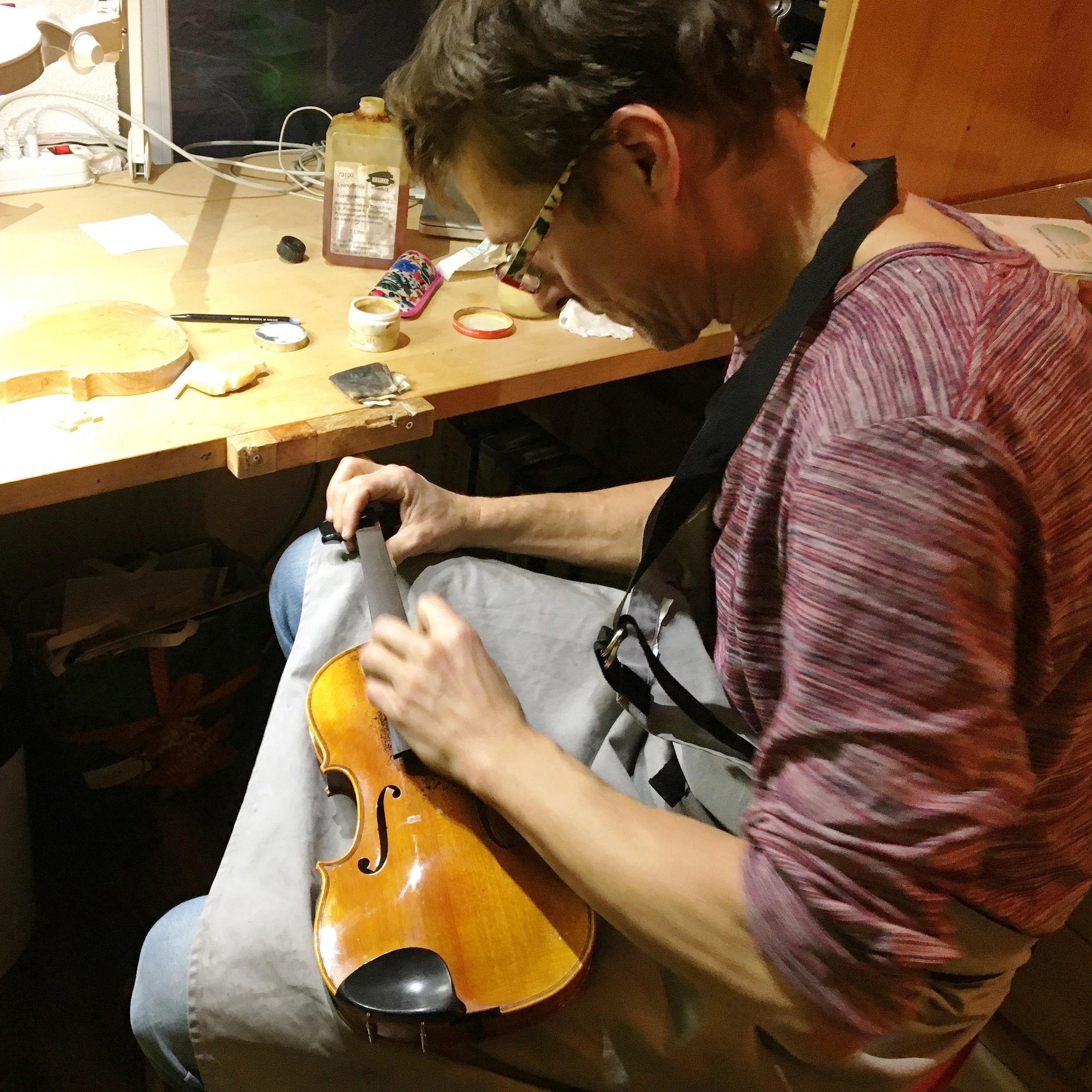 VD-yves-linder-luthier-geste.jpg