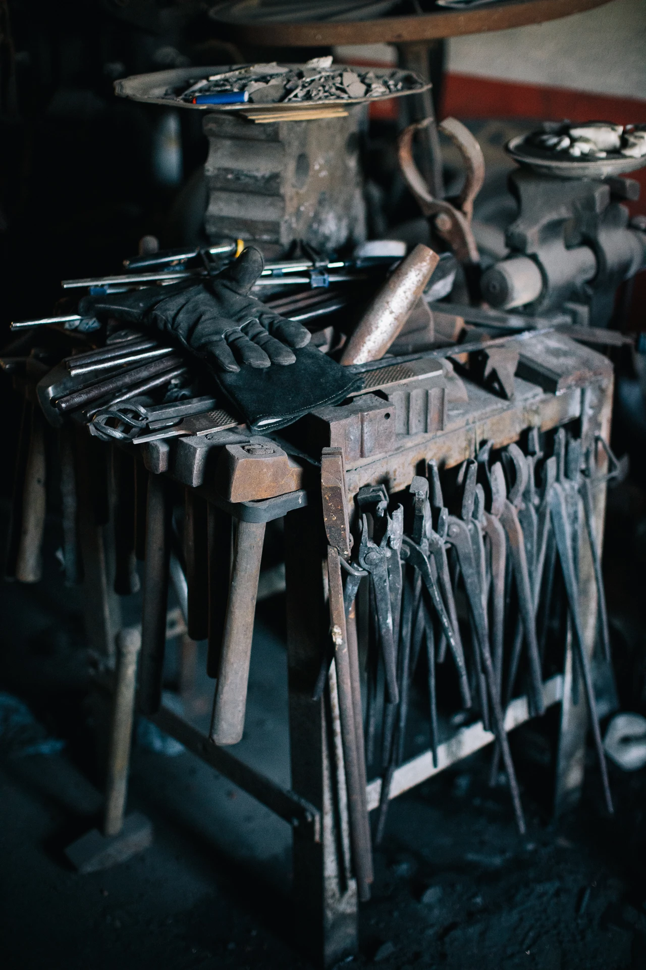 VD-frank-johner-forgeron-outils©yann-laubscher.jpg