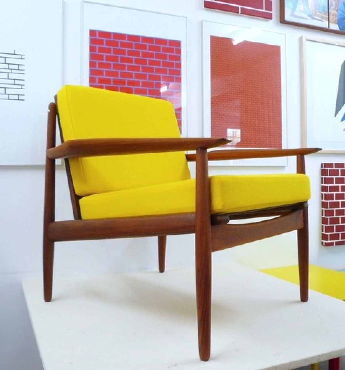 VD-vladimir-boson-tapissier-fauteuil.jpeg
