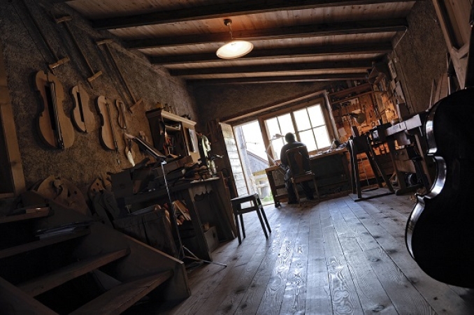  Le luthier qui aimait la terre