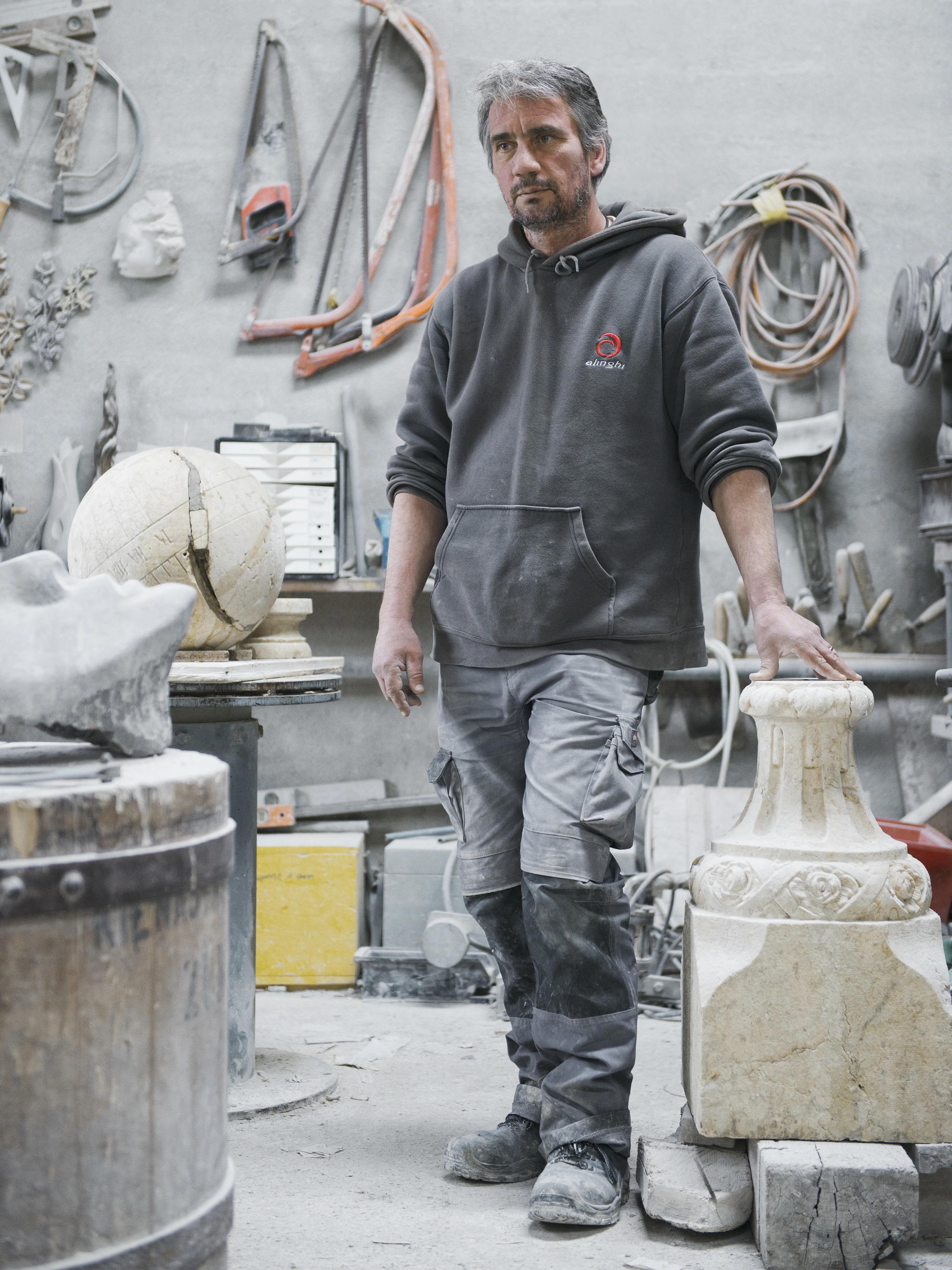 VD_alain-vos-sculpteur-pierre-portrait-©catherine-leutenegger.jpg
