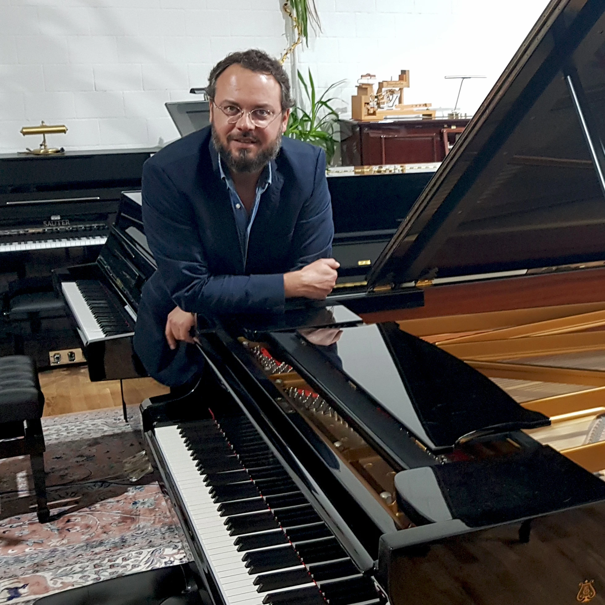 TI_lukas-frohlich_facteur-piano-portrait.jpg