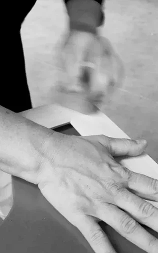 VD_Ariane Honegger_Claire Von Martini_Atelier_Cadres_Encadrement_ASMA_Metiers_d_Art_Work.png