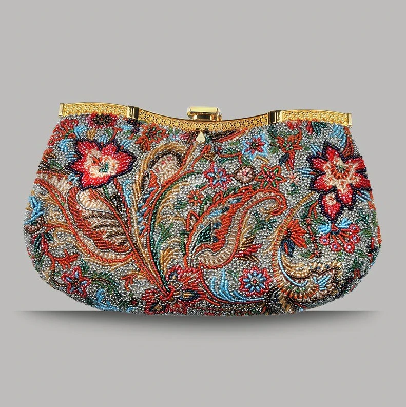 VD_cecilia-roger-brodeuse-art-sac-3.jpg