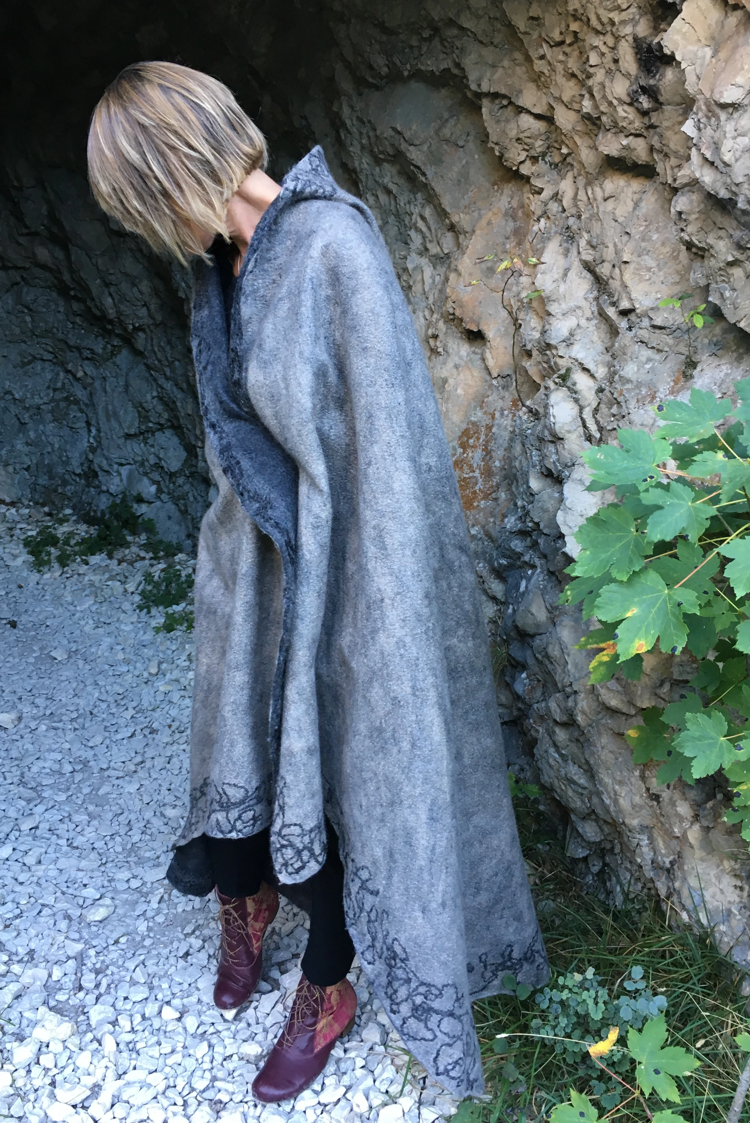 JU_mireille-finger-feutriere-cape.png