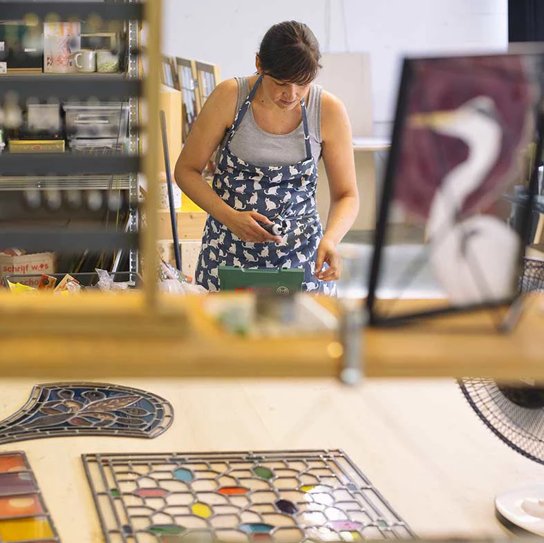 VD-Beatrice-Binetruy-vitrailliste-portrait