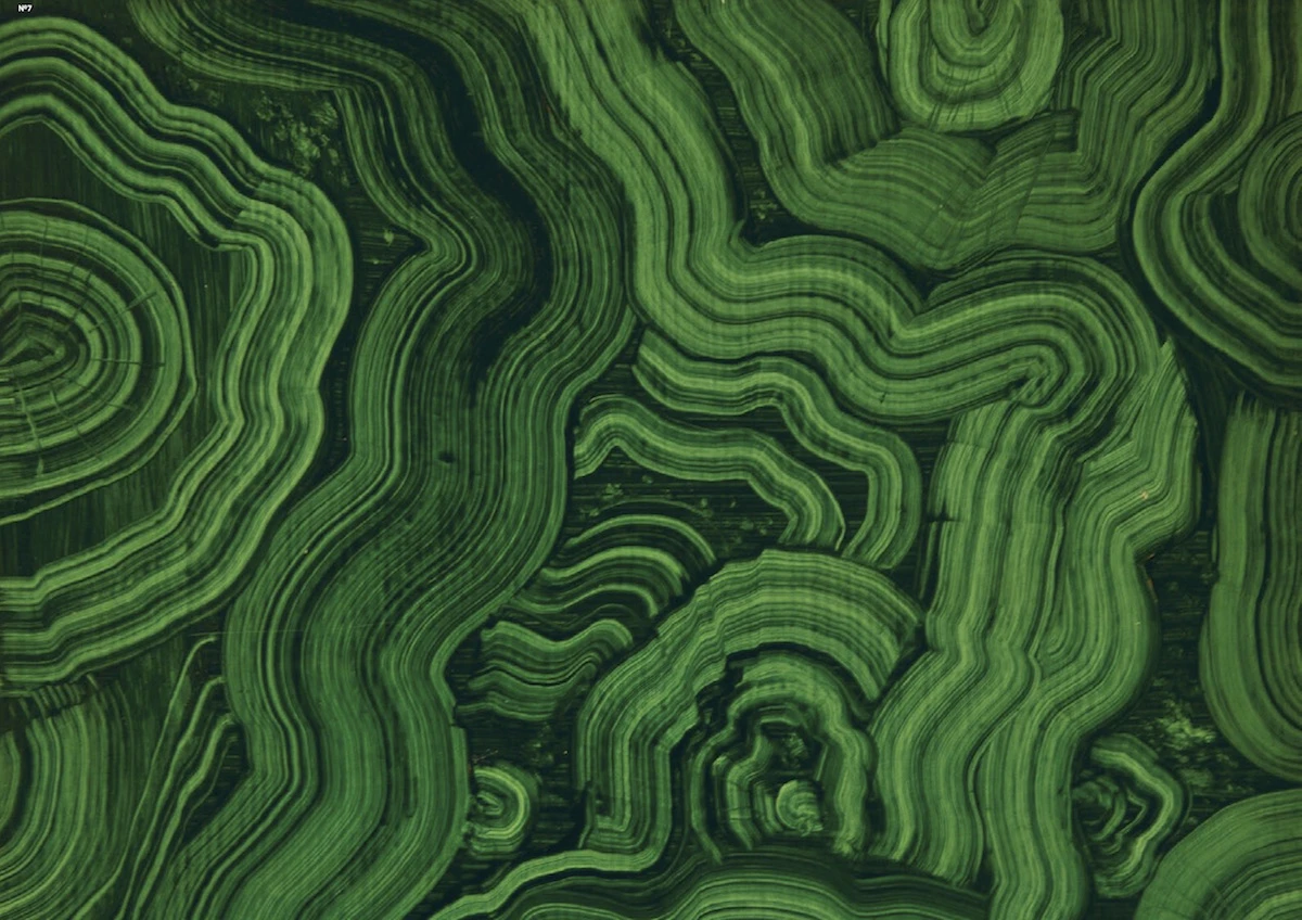 VD-Lola-Sacier-peintre-decoratrice-reproduction-malachite.jpg