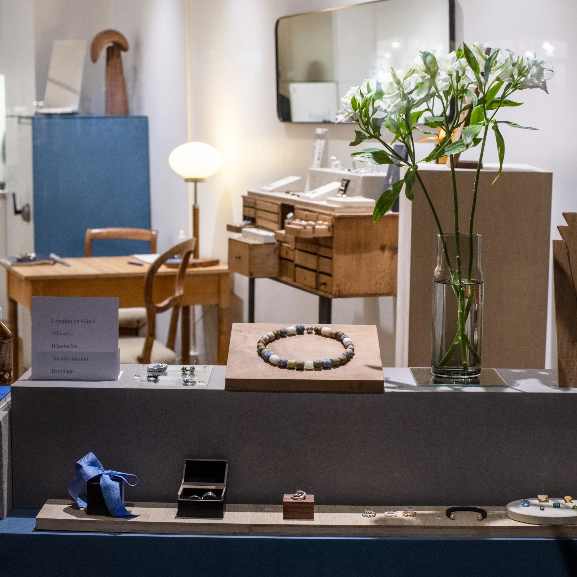 GE-ASMA-Atelier-9-bijou-vitrine.jpg