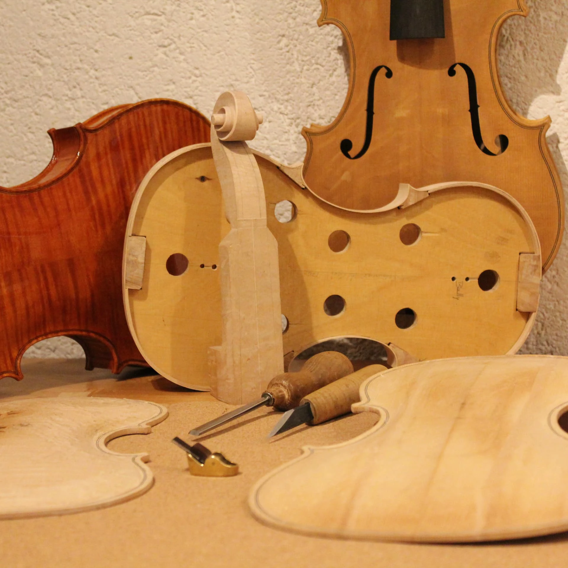 GE-beatrice-de-haller-lutherie-work.jpg