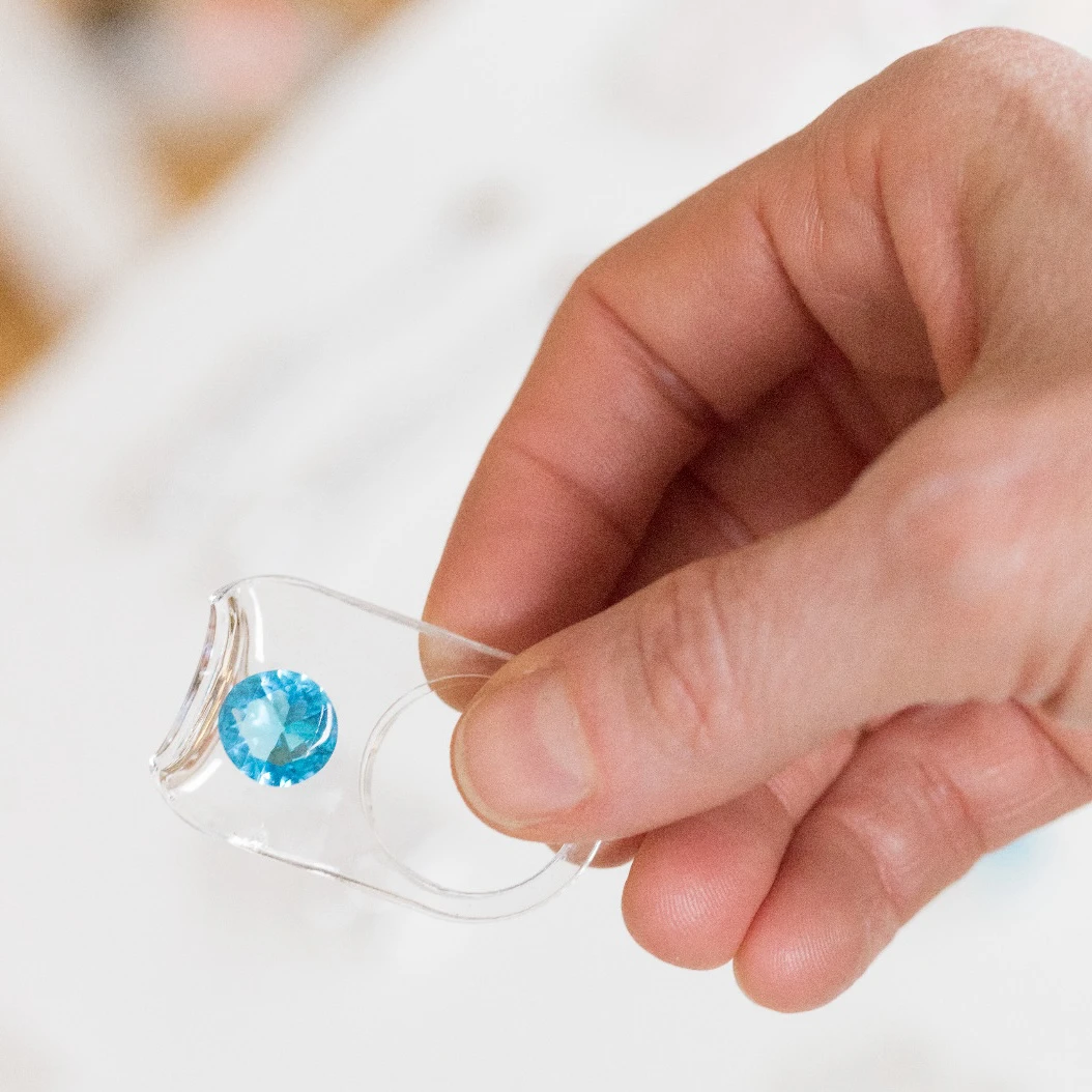 GE-dorothee-loustalot_bijoutiere-bague.jpg