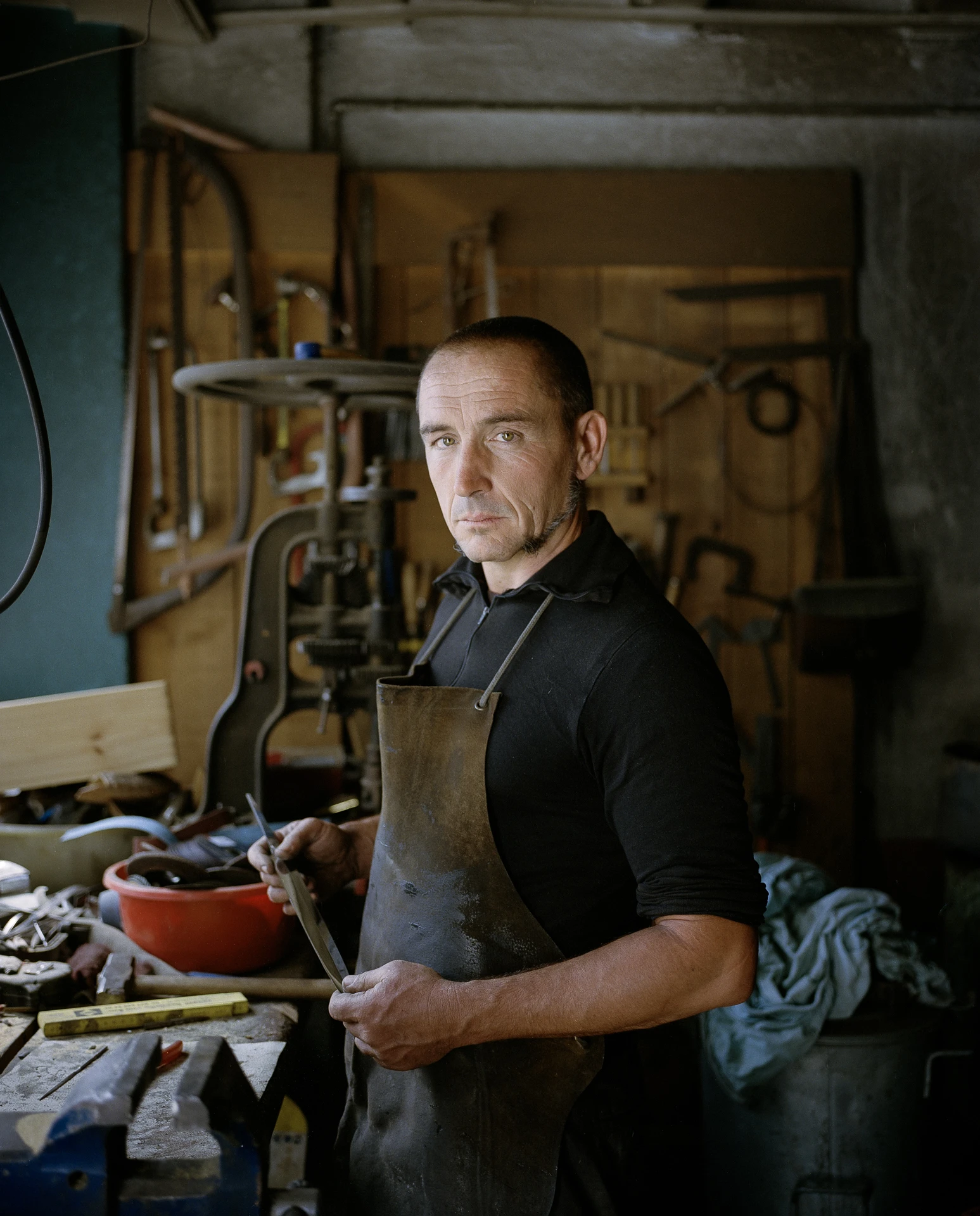 VD-frank-johner-forgeron-portrait©-yann-laubscher.jpg