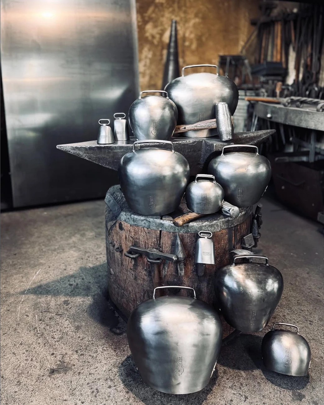 VD-Anthony-Tschantz-fabricant-toupins-collection