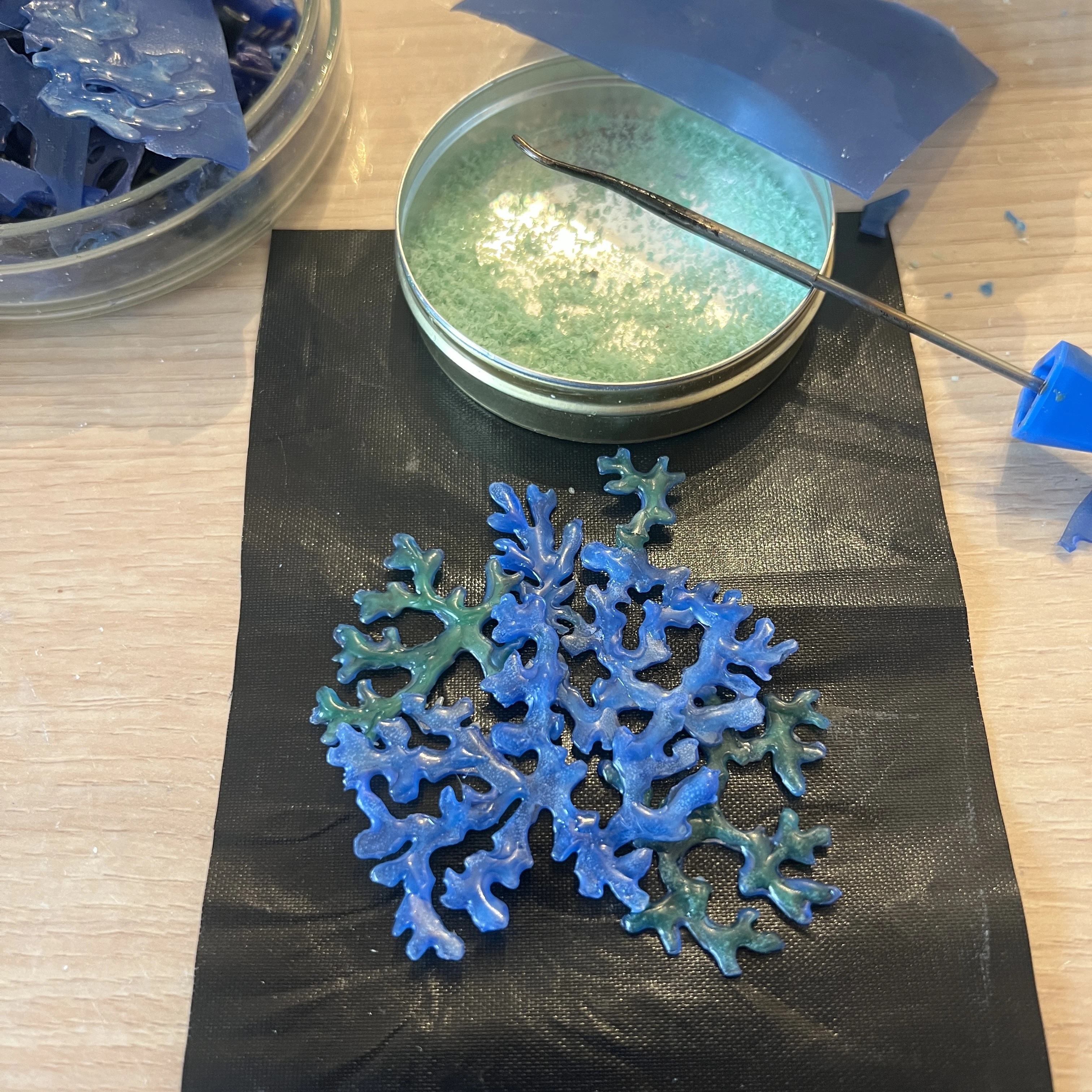 JU-Jane-Bosshard-bijoux-en-cours-3.jpeg