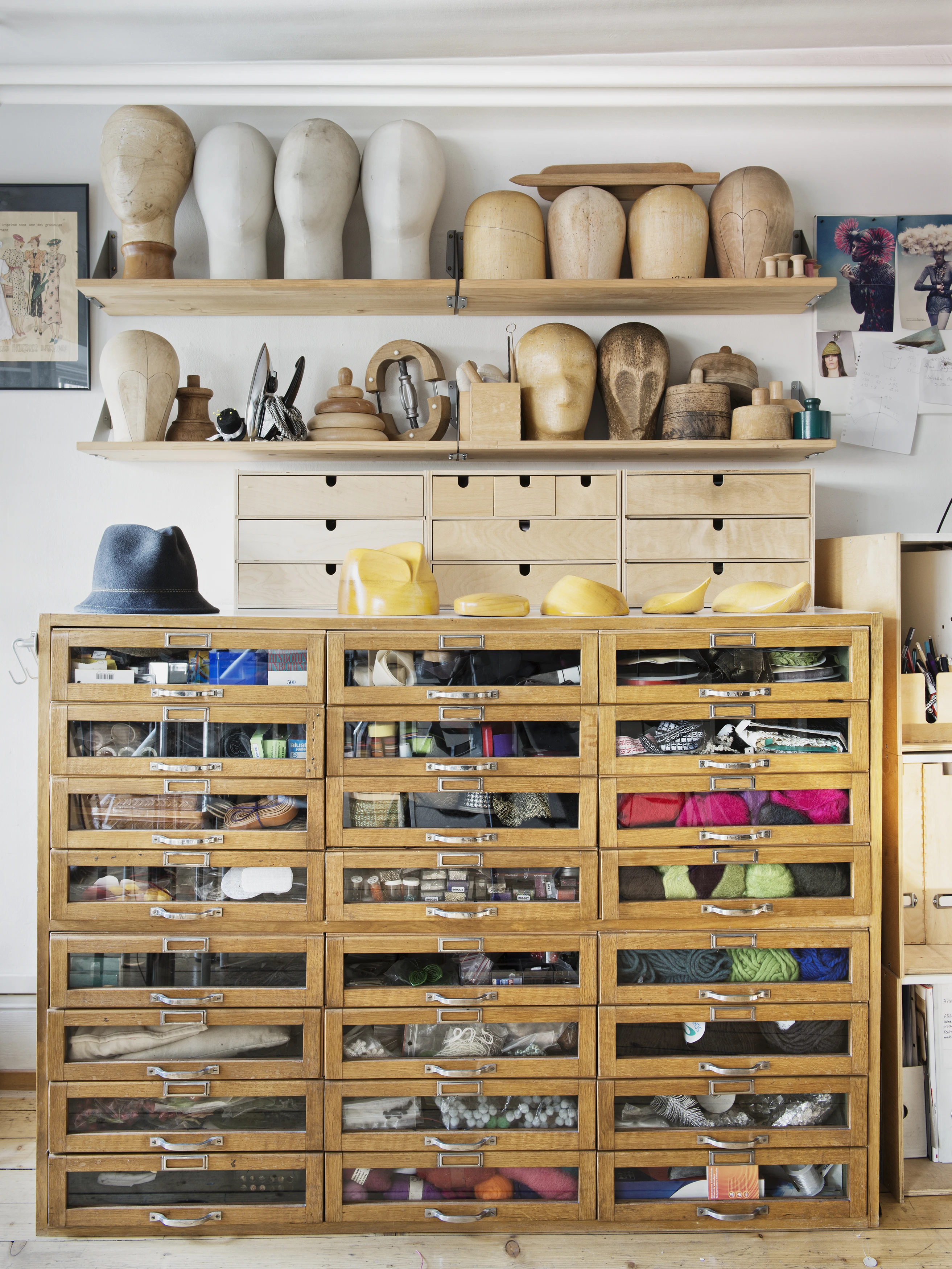 VD_ariane-delabays-modiste-atelier-©-catherine-leutenegger.jpg