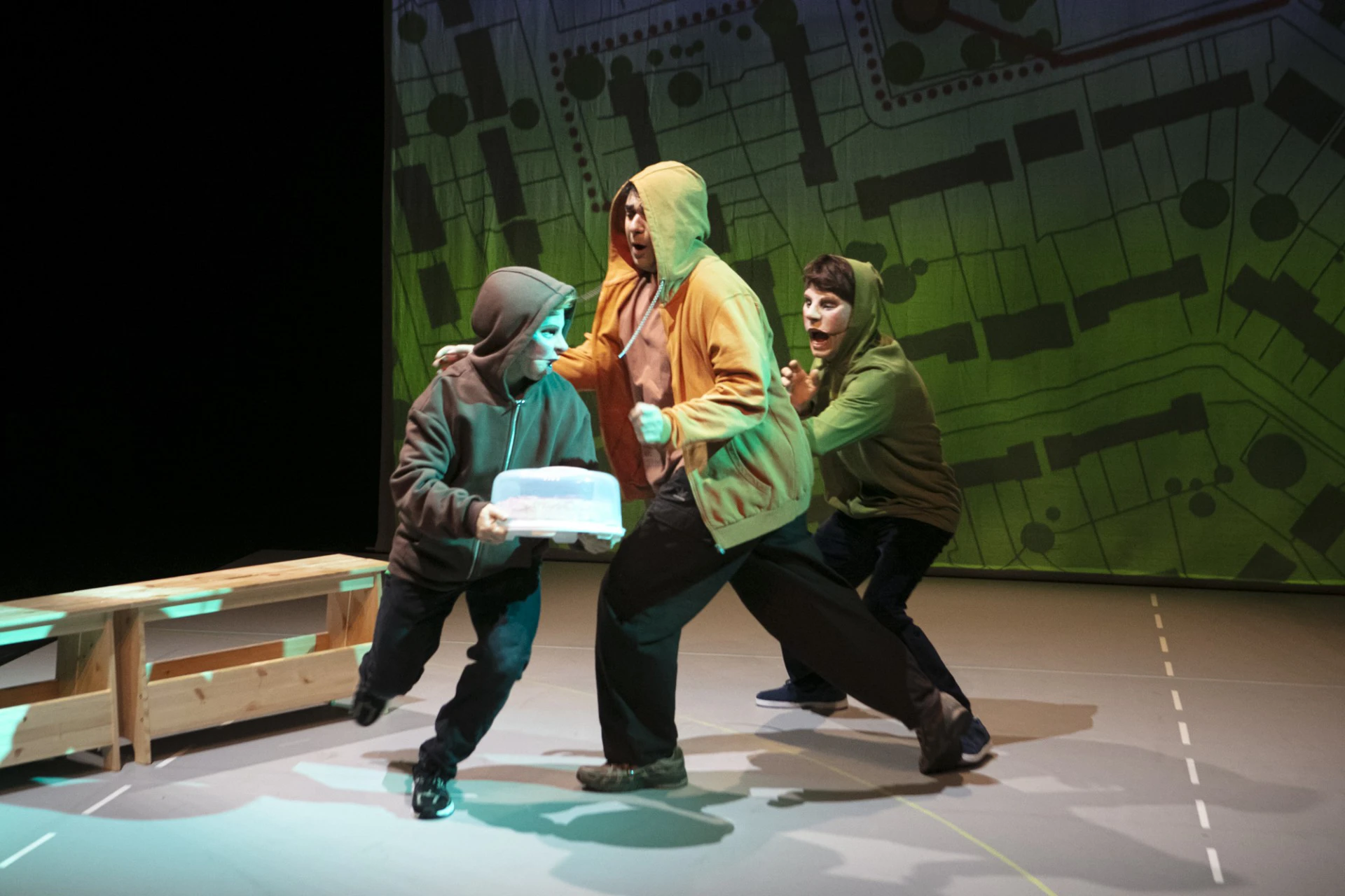 GE_Theatre-Grutli_Eugenia-Poblete_Creation-masques_Metiers-dart_ASMA_Credit photo©Nicola Brodard.jpg