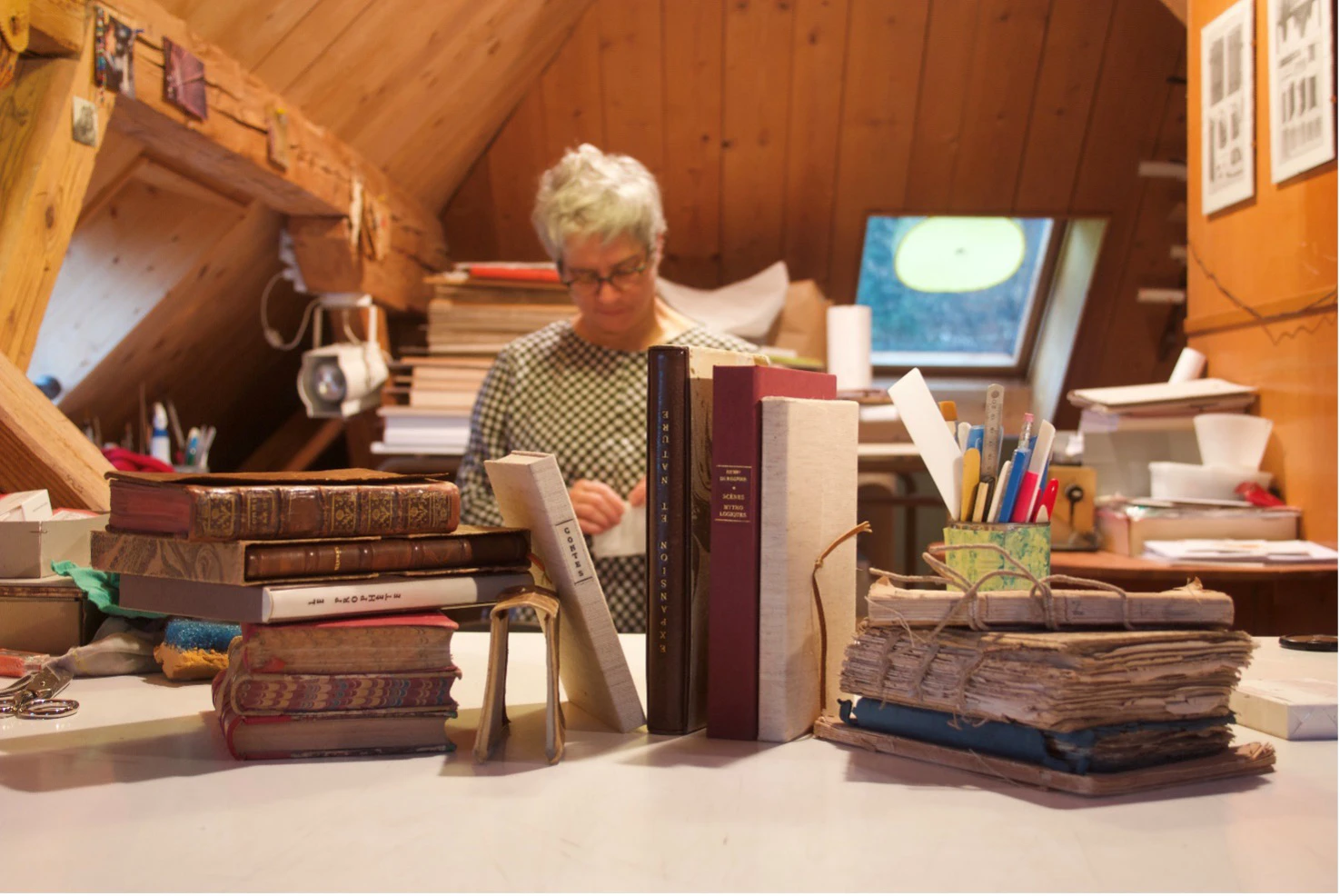 VD_Anne Cavallini_Relieuse_JEMA_ASMA_Metiers_d_Art.jpg