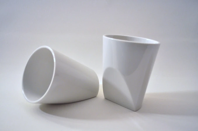 VD_marc-antoine-et-dominique-reymond-porcelainiers-tasses.jpg