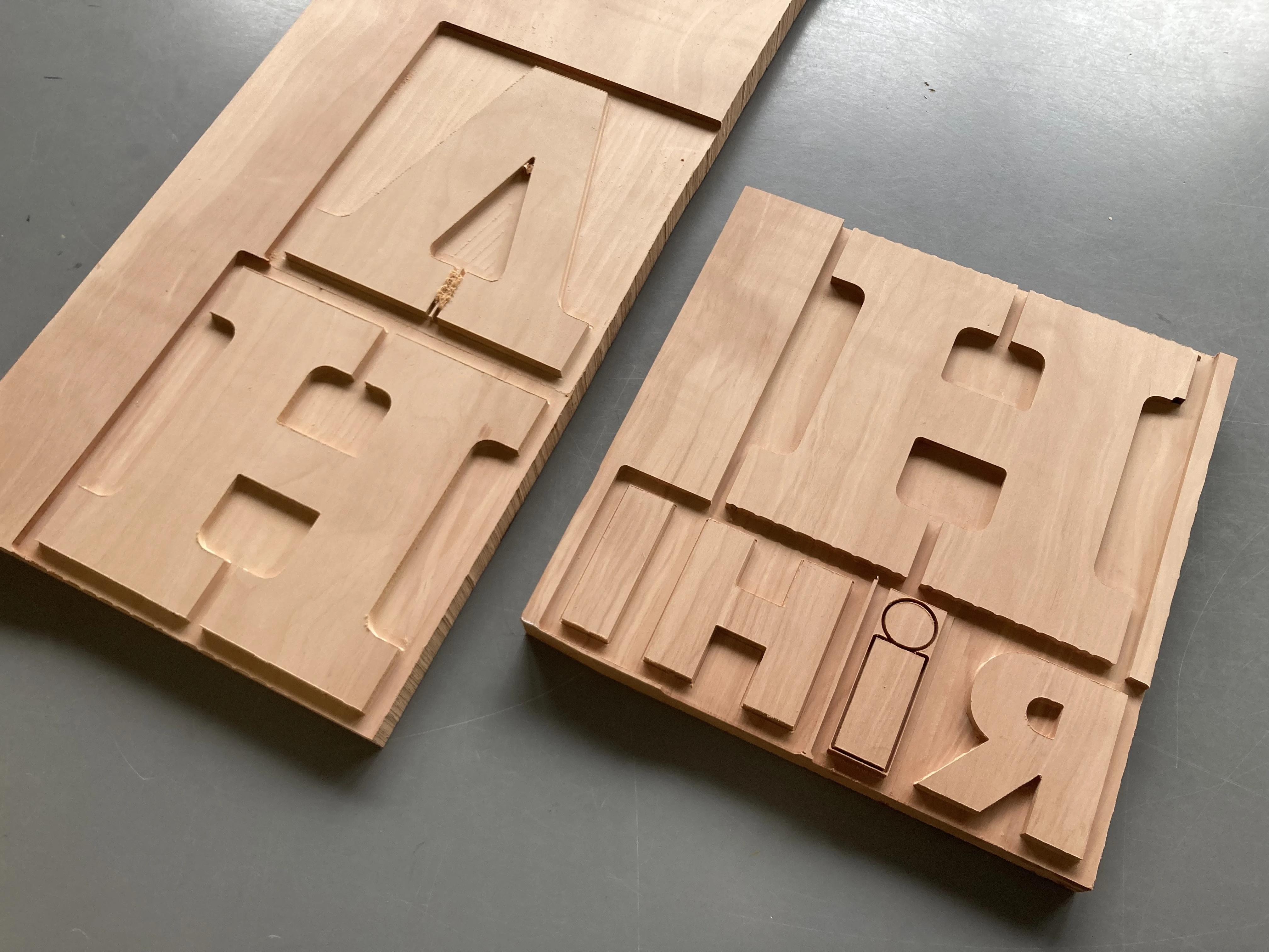 BE-Officina-Helvetica-impression-art-Holzlettern