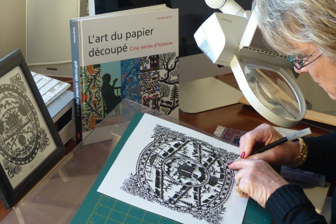 GE_Rehane-Favereau_Decoupeuse-Papier_Metiers-d-art_ASMA_Travail.jpg