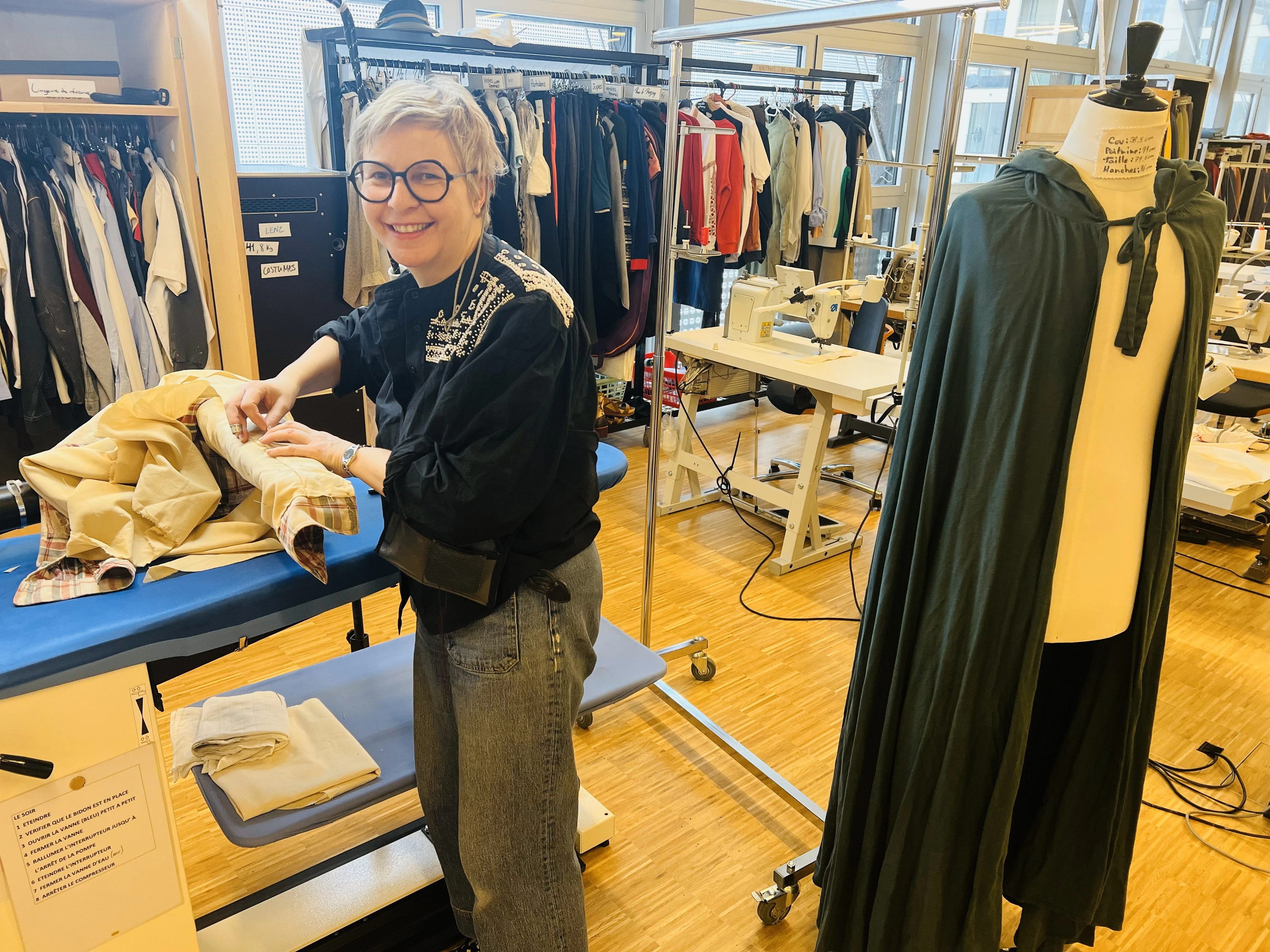 GE-ASMA_Comédie_Costumière au travail.jpg