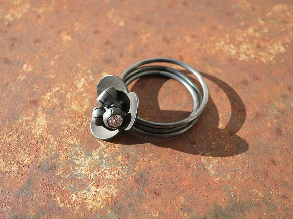 JU-sophie-cattin-morales-bijoutiere-bague.jpg
