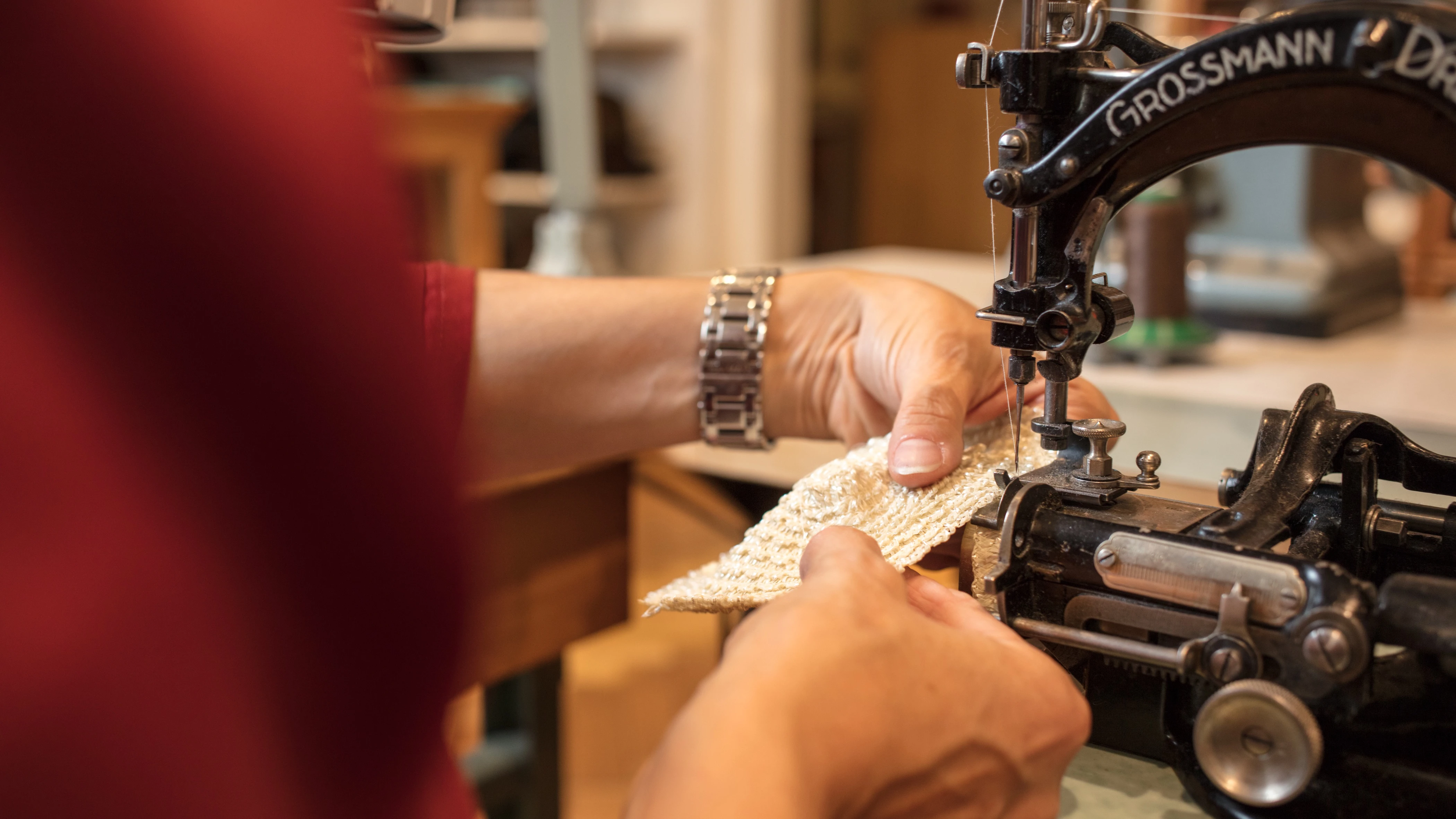 LU-Caroline-Felber-modiste-machine-coudre