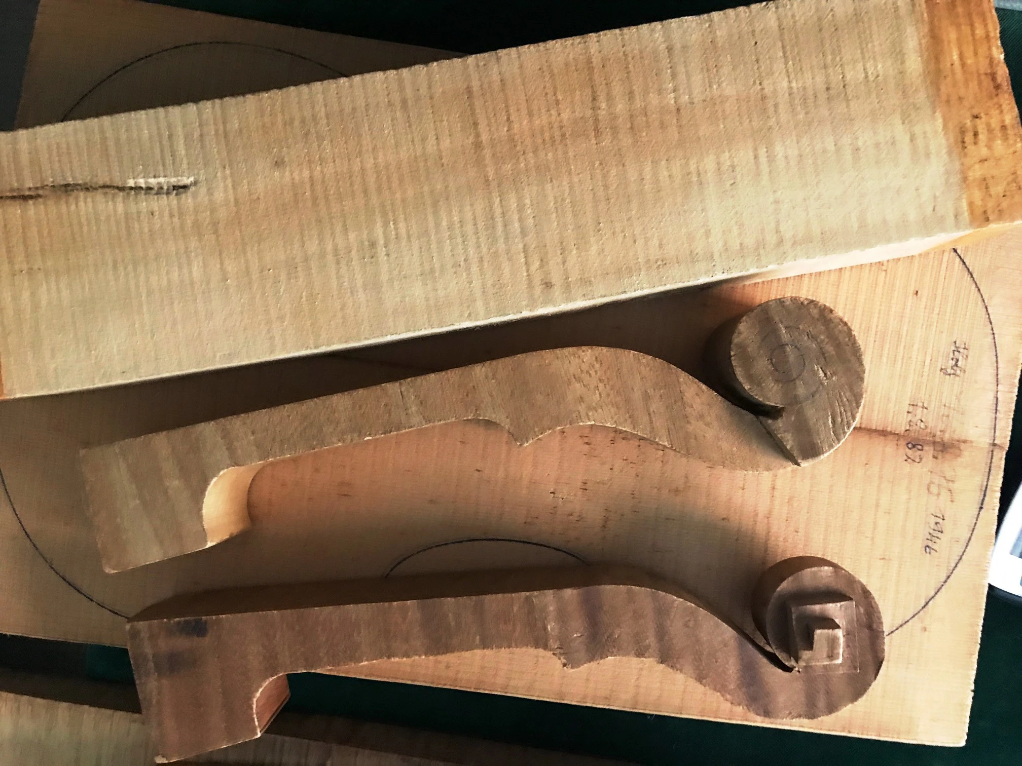 TI-martino-ruggia-luthier-detail.jpg
