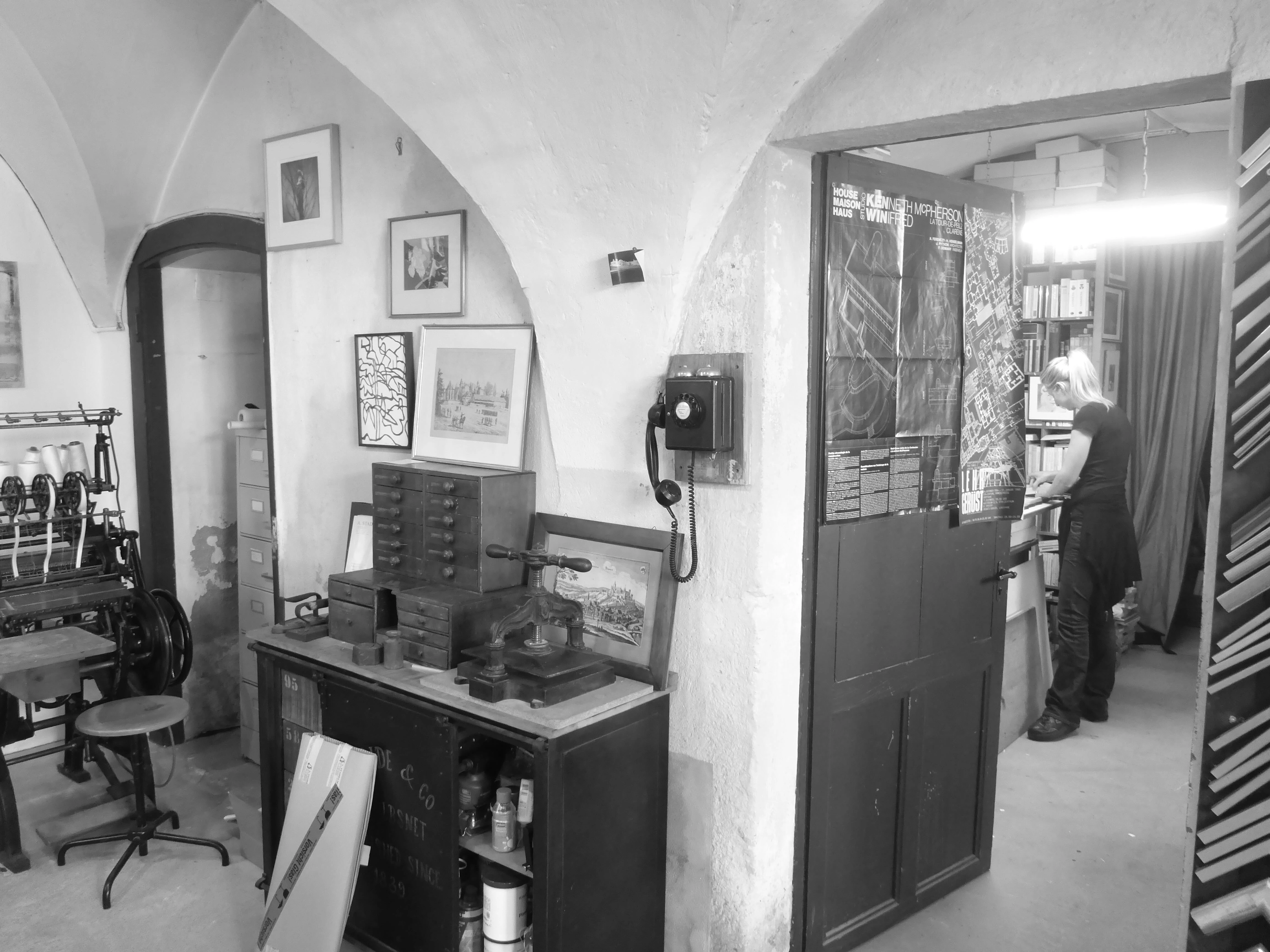 JU_Mylene Angi_Relieuse_Metiers-d-Art_Atelier_NB.jpeg