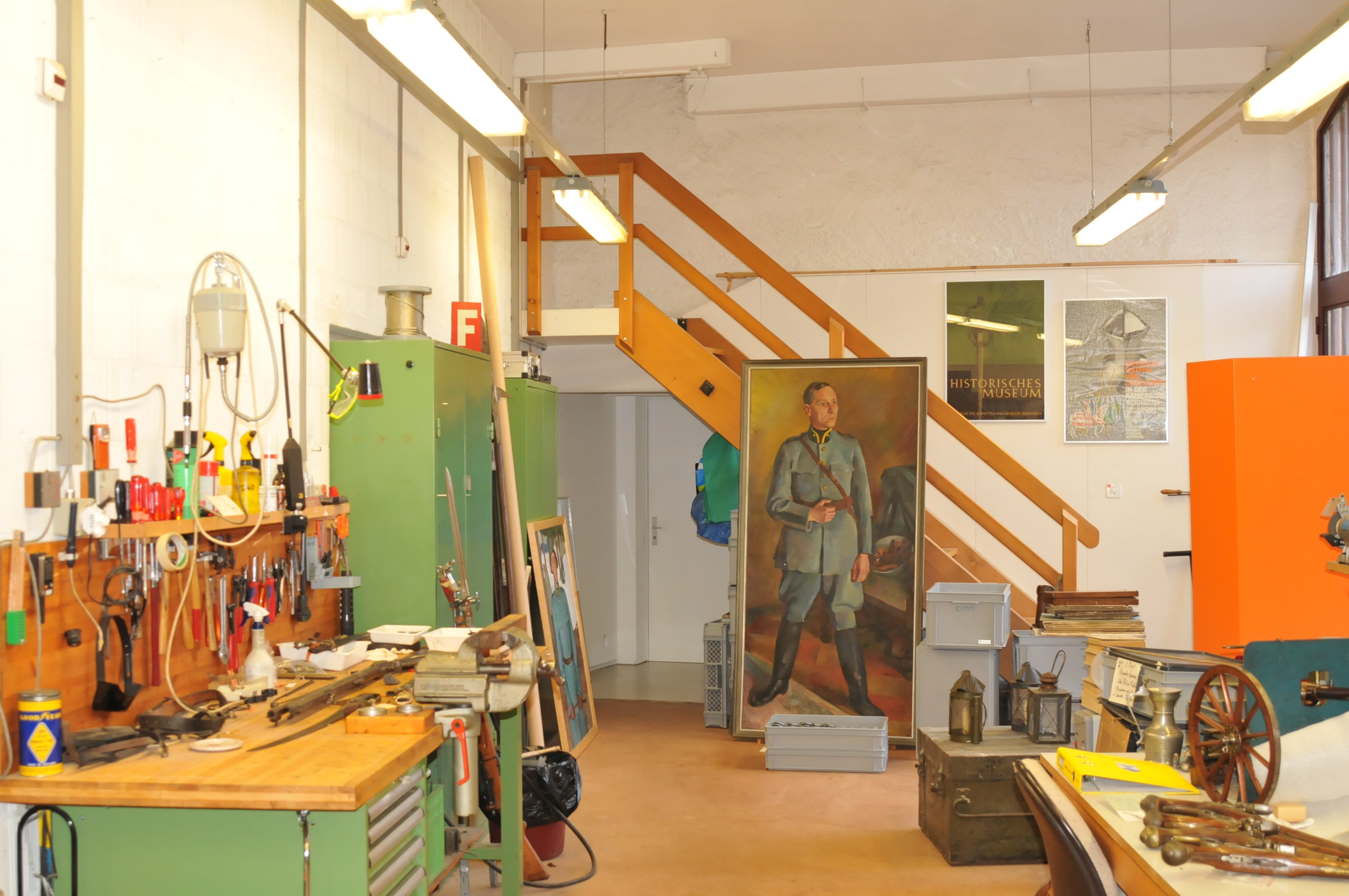 VD_renato-pacozzi-restaurateur-armes-anciennes-atelier-chateaudemorges.jpg