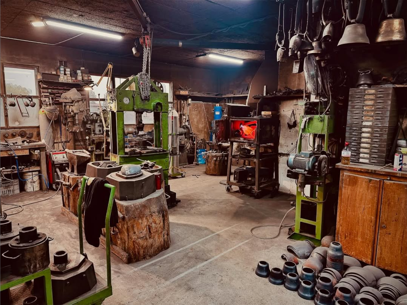 VD-Pierre-Andre-Tschantz-fabricant-toupins-atelier-forge