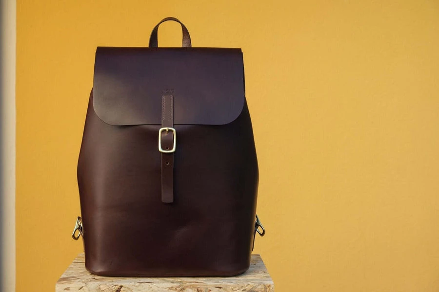TI_vicus_marco-lazzaroni-maroquinier_gema_cuir_tessin_produit.jpeg