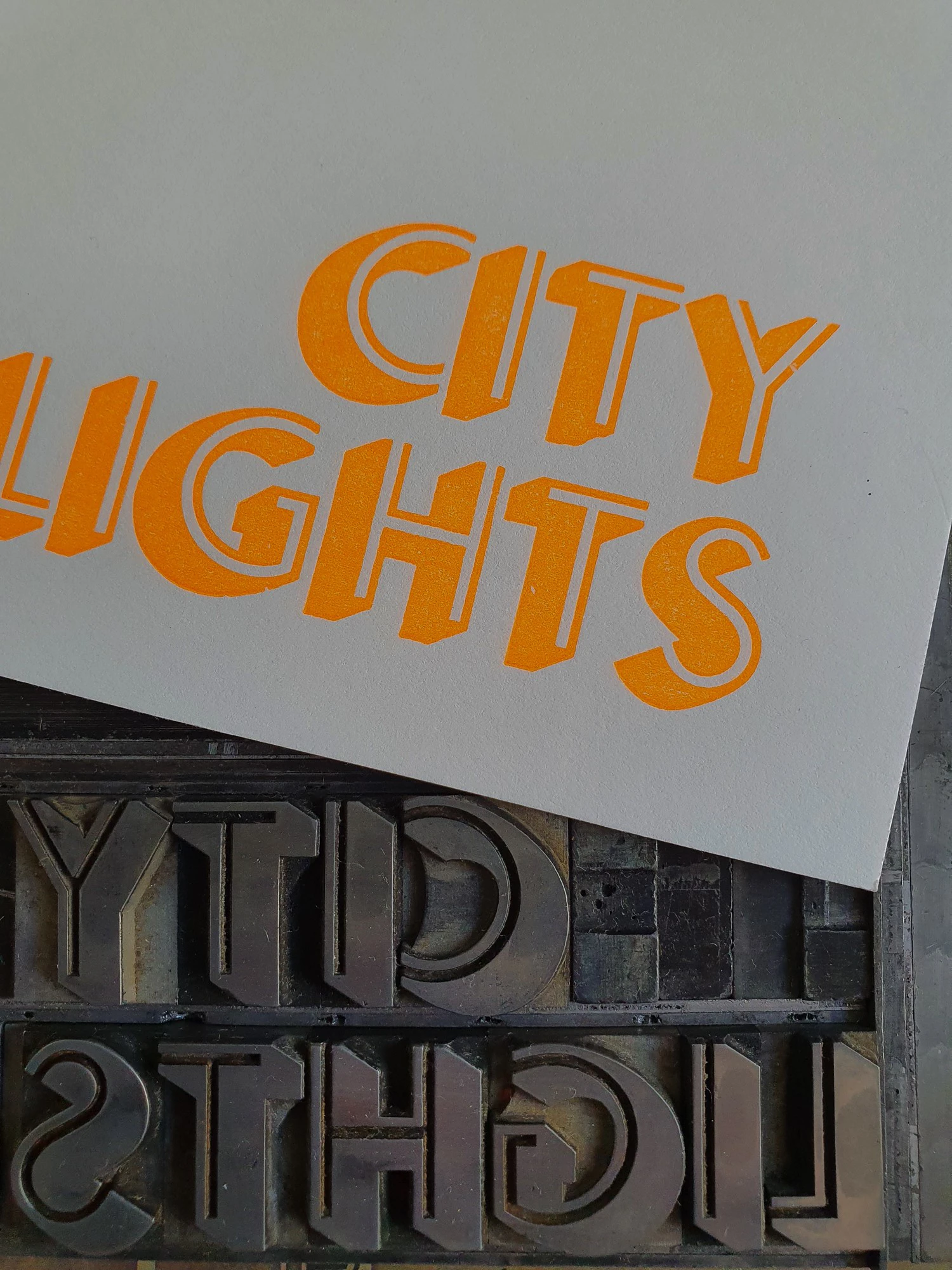 JU_monica-jaggli_imprimeuse-letter-press_typographe_ASMA_Metiers-d-Art_jema24_travail.jpg