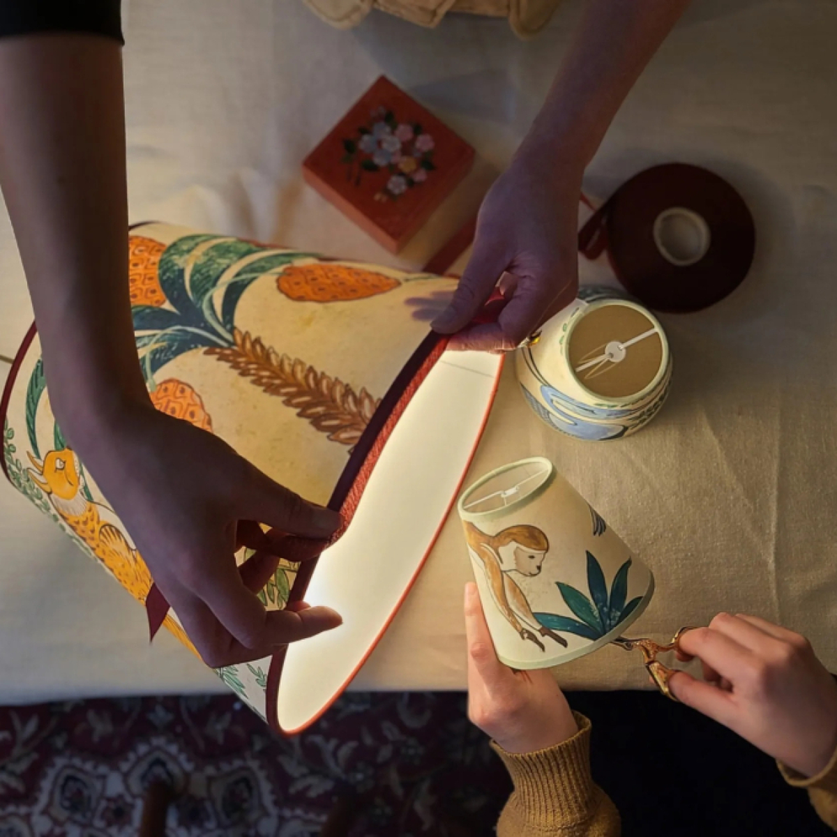 Abat-jouriste, un métier peu commun qui se transmet d'artisane à artisane