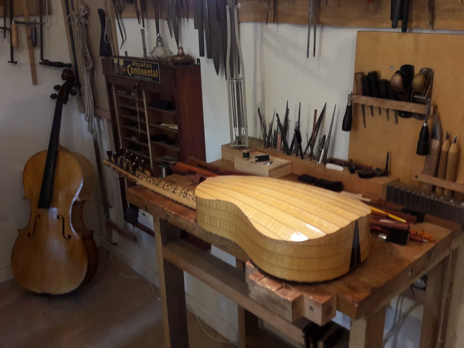 VD_daniel-formigoni-luthier-atelier-2.jpg