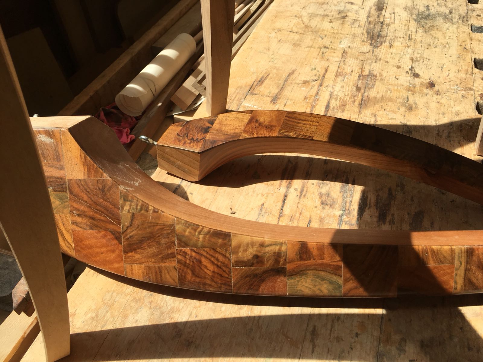 VD_philippe-emery-ebeniste-chaise-en-cours.jpg