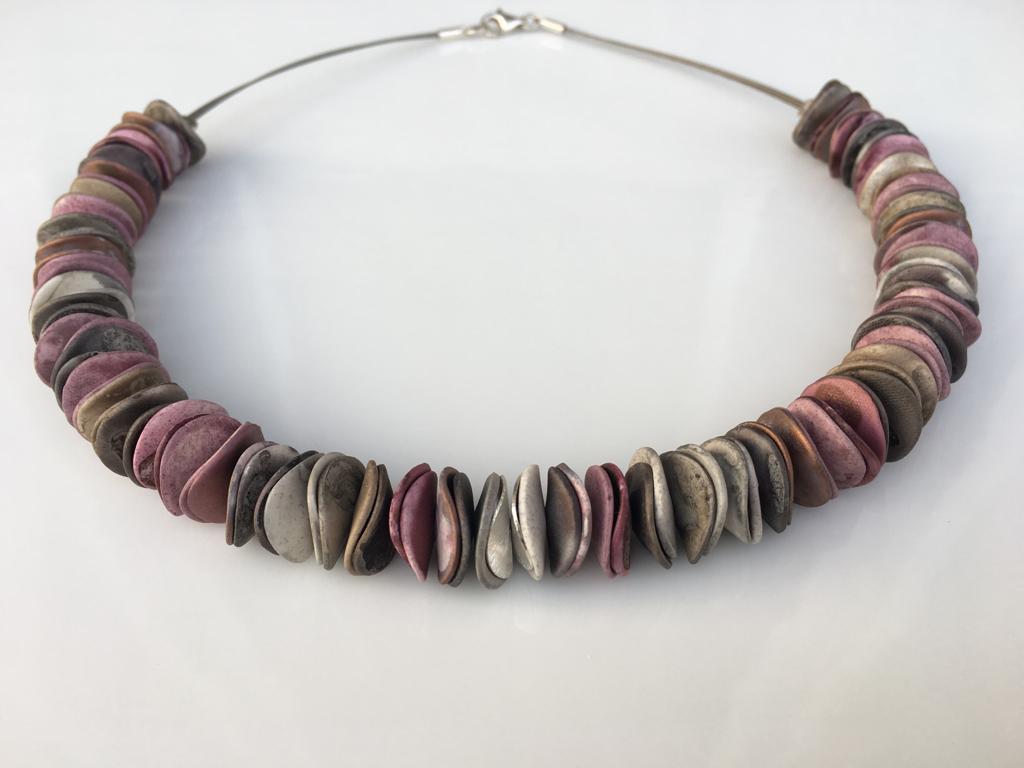JU_micheline-lecerf_bijoux_porcelaine_ASMA_Metiers-d-Art_jema24_Collier.jpg