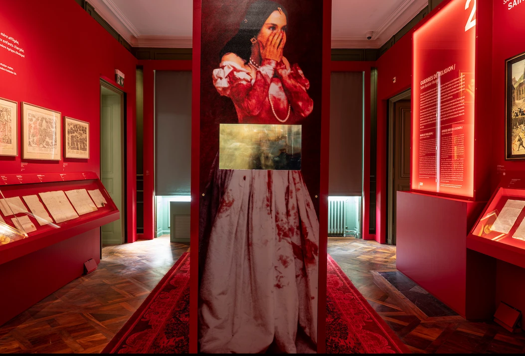 GE_Musee-International-de-la-Reforme_MIR_Parfumeur_Metiers-d-art_ASMA_JEMA26_Guerres de Religion-Salle 2_Credit photo©Nicolas Righetti:Lundi13.png