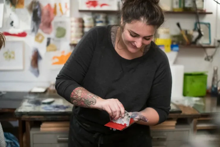 GE_Anna Leckie_Graveuse_Taille-doucier_ASMA_Metiers-dart_Portrait.jpeg